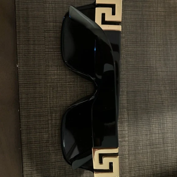 Versace Black and Gold Eyeglass Case - Picture 6 of 7